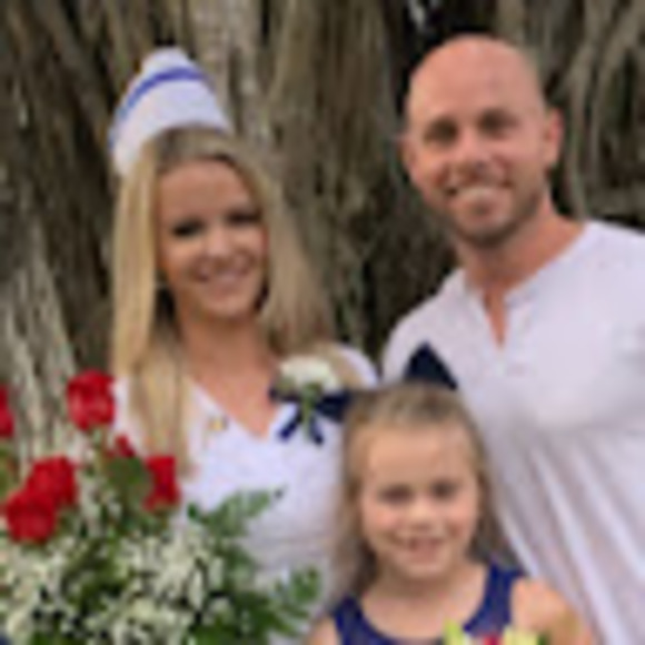 Meet your Posher, Sara - Picture 1 of 1